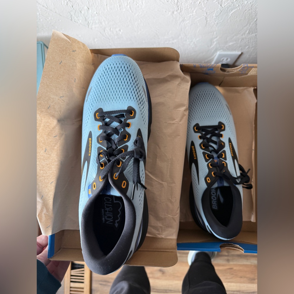 Brand NEW Brooks Ghost 15 Running Shoes NWT - Picture 5 of 5